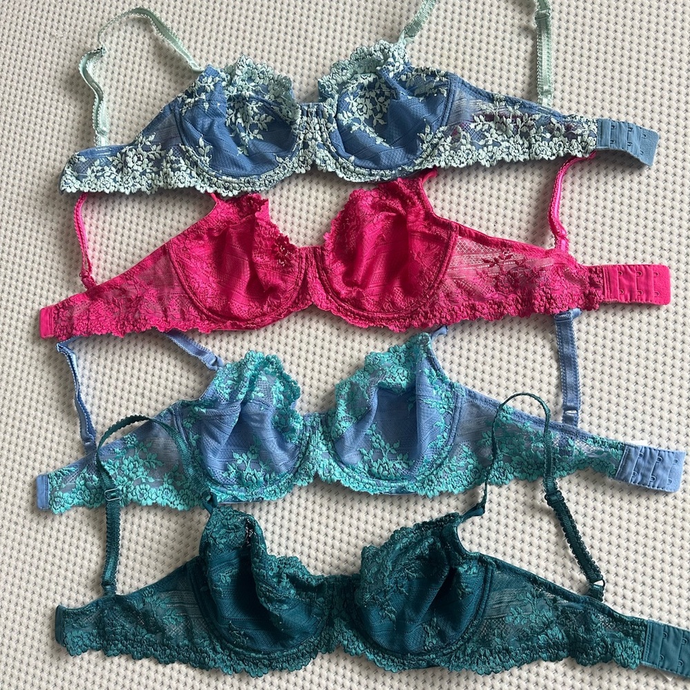 Set of 4 bralettes 32D